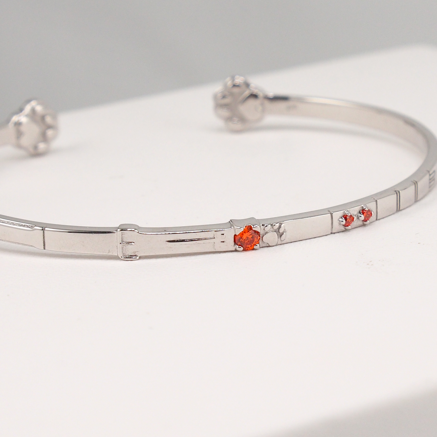 [ PRE-ORDER ] Applesin x NIJISANJI EN : Wishes & Wonders Alban Knox