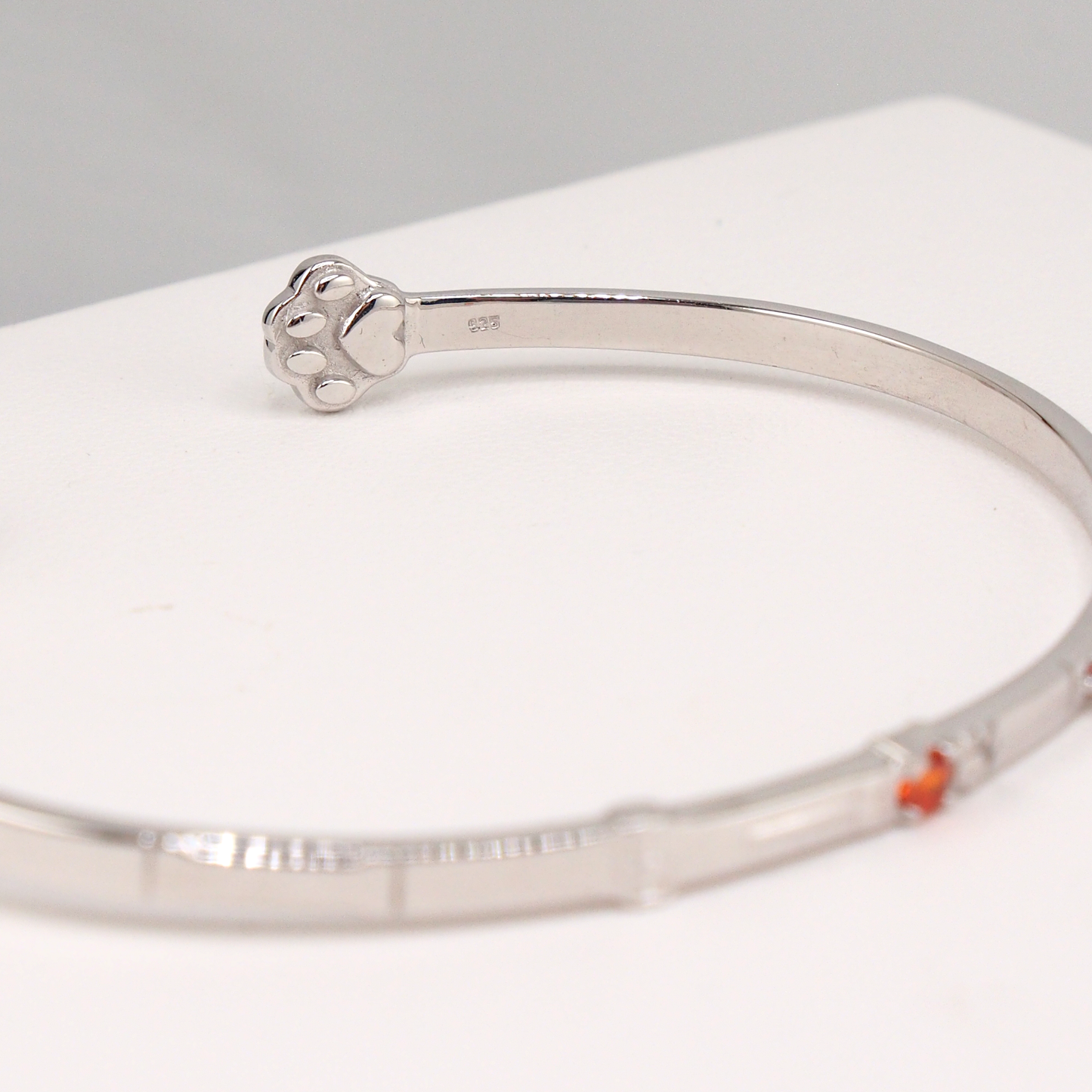 [ PRE-ORDER ] Applesin x NIJISANJI EN : Wishes & Wonders Alban Knox